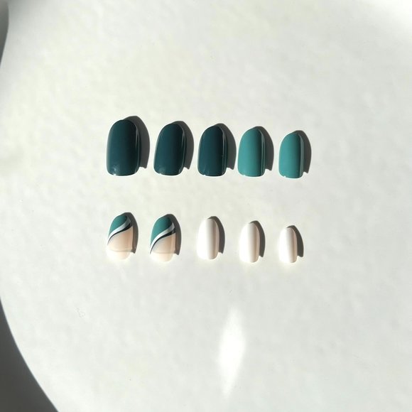 *BOGO* Green & White Press-on Nails - Picture 2 of 6